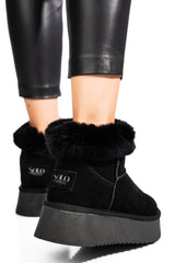 Ghete Tip UGG Solo Soprani Couture Hugh Plat Black